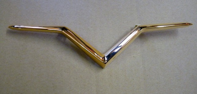 Insigne petit V de coffre Simca